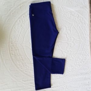 Fabletics Salar Solid PowerHold Capri